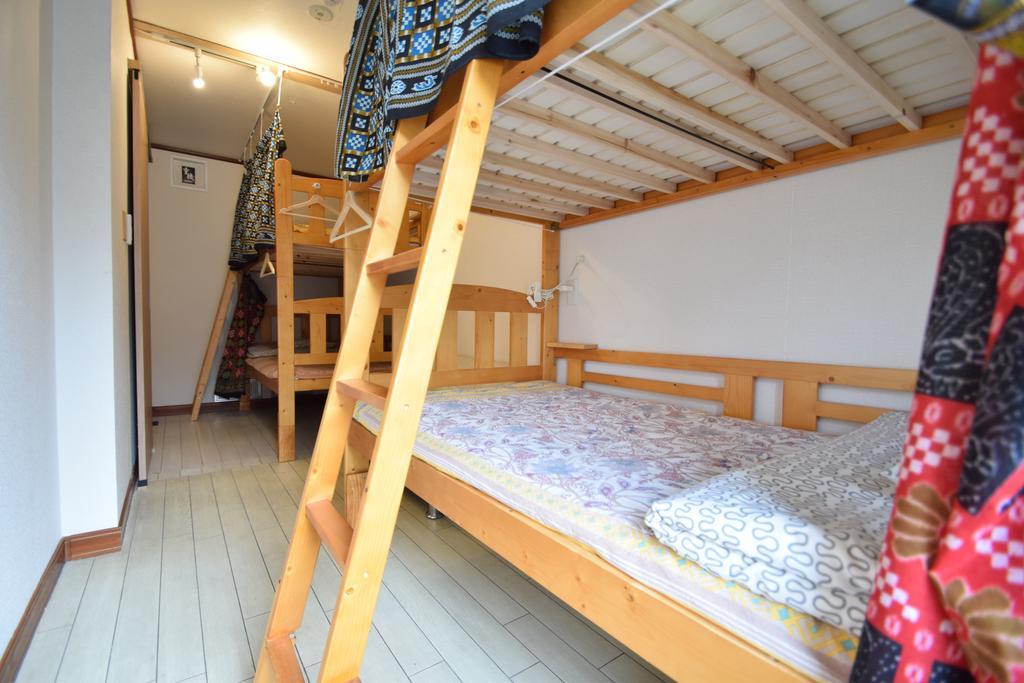 Santana Guest House Osaka Exterior photo