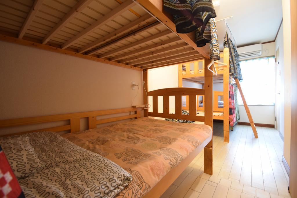 Santana Guest House Osaka Exterior photo