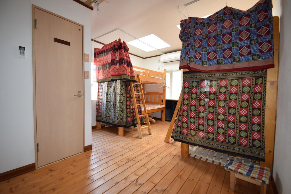 Santana Guest House Osaka Exterior photo