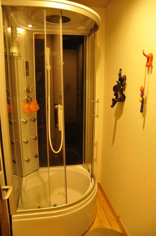 Santana Guest House Osaka Exterior photo